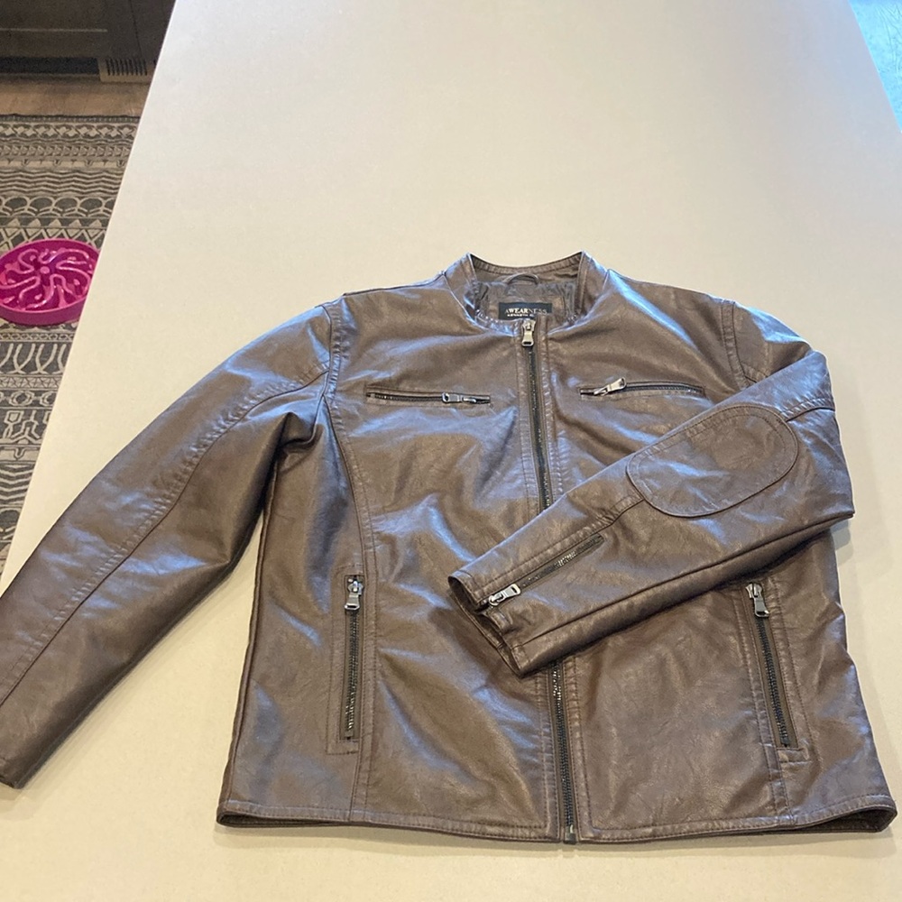 Awearness Kenneth Cole
Modern Fit Faux Leather Moto Jacket Size L (Worn Once)